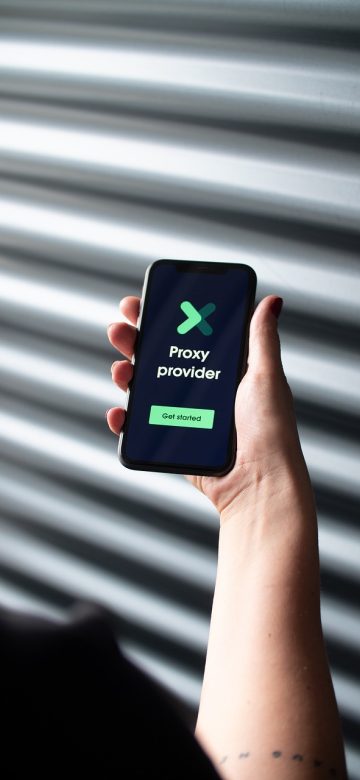 ip 查询 App 结果详情页截图，归属地、运营商与地址段类型分行展示并带来源标注